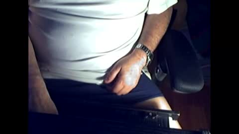 ikissuuuu online show from January 15, 2026, 4:00 pm