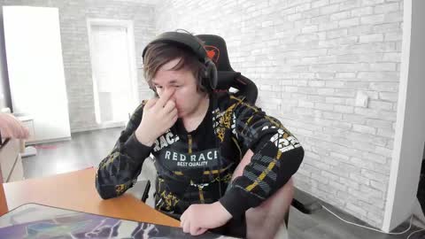 iliaskris online show from March 11, 2025, 5:27 am