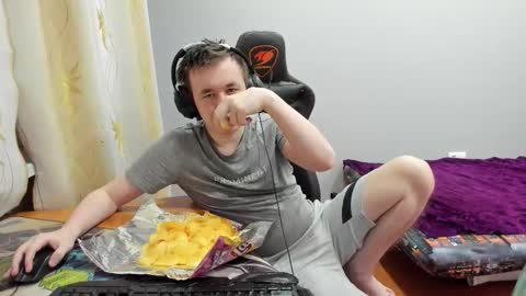 iliaskris online show from December 17, 2025, 4:18 am