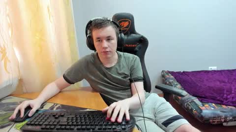 iliaskris online show from December 21, 2025, 9:05 am