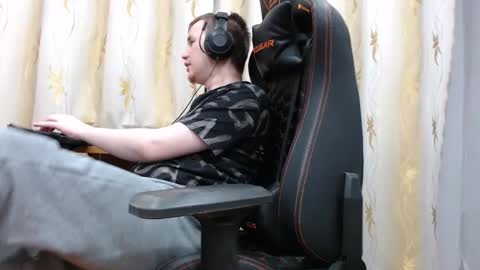 Snapshot of iliaskrisloveee chatting on November 7, 2025, 1:38 am lord online show from November 7, 2025, 1:38 am