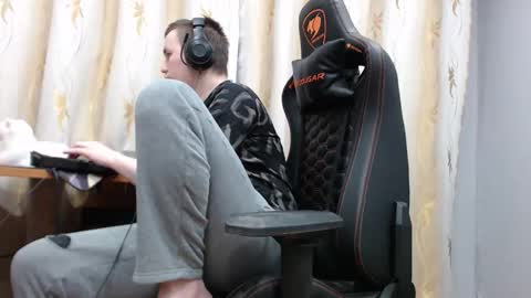 Snapshot of iliaskrisloveee chatting on November 8, 2025, 12:05 pm lord online show from November 8, 2025, 12:05 pm