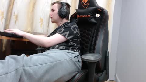 Snapshot of iliaskrisloveee chatting on November 21, 2025, 7:45 pm lord online show from November 21, 2025, 7:45 pm