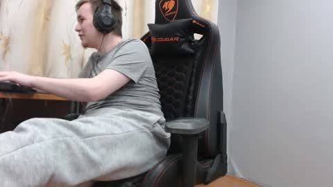 Snapshot of iliaskrisloveee chatting on November 25, 2025, 3:17 am lord online show from November 25, 2025, 3:17 am