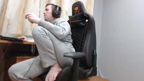 Snapshot of iliaskrisloveee chatting on December 1, 2025, 4:23 pm lord online show from December 1, 2025, 4:23 pm