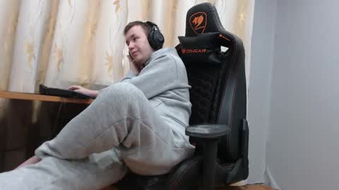 Snapshot of iliaskrisloveee chatting on December 2, 2025, 5:02 am lord online show from December 2, 2025, 5:02 am