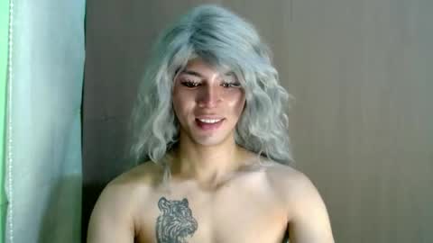 QUEEN KATH online show from December 14, 2025, 1:49 pm