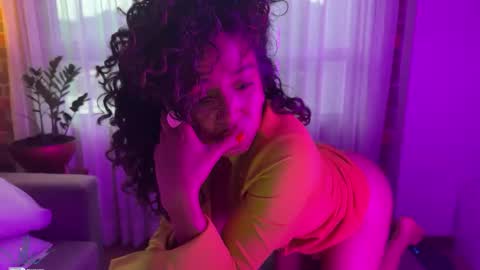 Snapshot of illaroom chatting on January 23, 2025, 12:04 am Kloe online show from January 23, 2025, 12:04 am