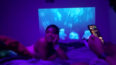 Snapshot of illoqu3nt chatting on January 26, 2025, 12:58 am Dre online show from January 26, 2025, 12:58 am