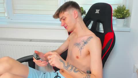 Snapshot of illusions888 chatting on December 5, 2024, 12:33 pm D-Illusion online show from December 5, 2024, 12:33 pm