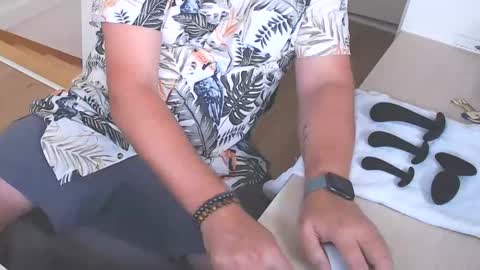 Beachside Lad online show from February 3, 2025, 3:20 am