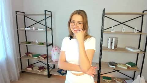 Snapshot of ilonamoorman chatting on July 3, 2026, 6:53 am Ilona online show from July 3, 2026, 6:53 am