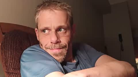 Ilovesquirterz1 online show from December 9, 2024, 5:40 am