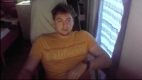 iloveyoutoo2000 online show from October 21, 2025, 3:02 pm