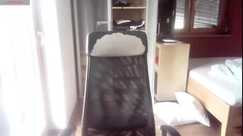 iloveyoutoo2000 online show from December 21, 2025, 12:12 pm