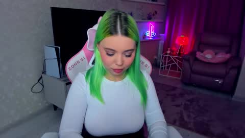 Roxy online show from October 22, 2025, 5:34 pm