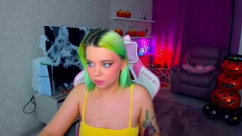 Roxy online show from October 30, 2025, 5:35 pm