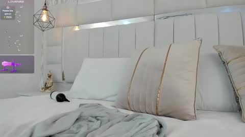 DAHLIA online show from December 24, 2024, 3:26 pm