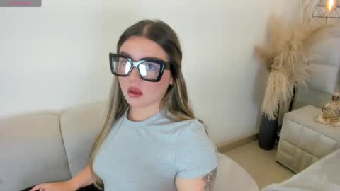 Snapshot of im_dalhia chatting on April 27, 2026, 9:24 pm DAHLIA online show from April 27, 2026, 9:24 pm
