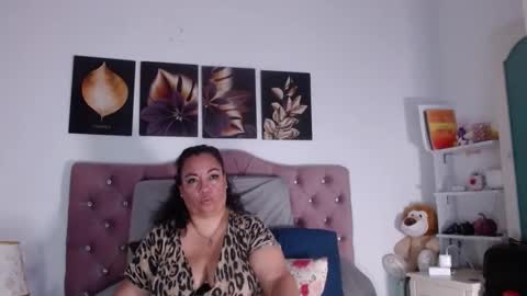 Hellen online show from September 24, 2025, 9:51 pm