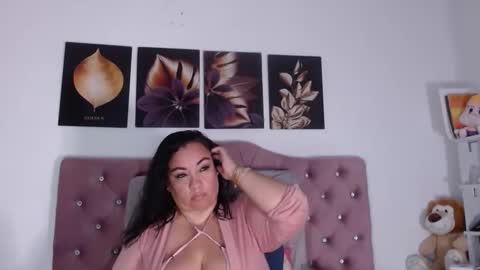 Hellen online show from September 28, 2025, 4:29 am