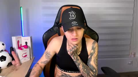 Laia online show from January 18, 2025, 3:53 am