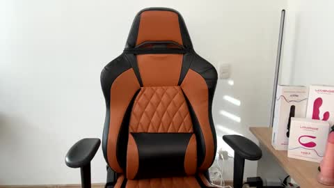 Laia online show from January 28, 2025, 9:29 pm