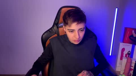 Laia online show from February 25, 2025, 6:58 am