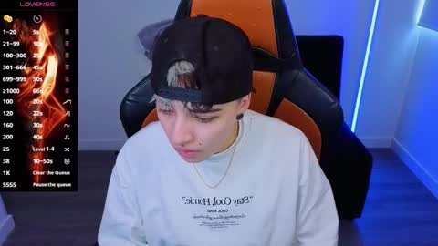 Laia online show from October 28, 2025, 9:28 pm