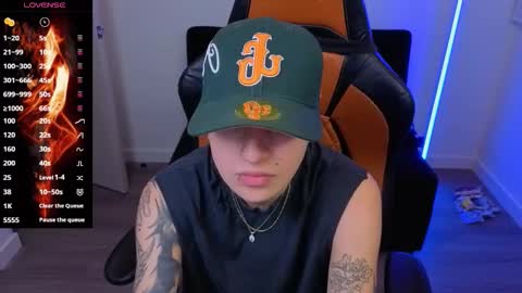 Laia online show from November 4, 2025, 12:43 am