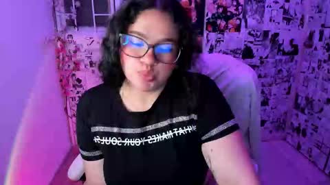 mei mei uwu online show from March 11, 2026, 1:44 am