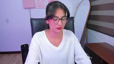Snapshot of im_miia chatting on April 24, 2026, 12:02 am Mia online show from April 24, 2026, 12:02 am
