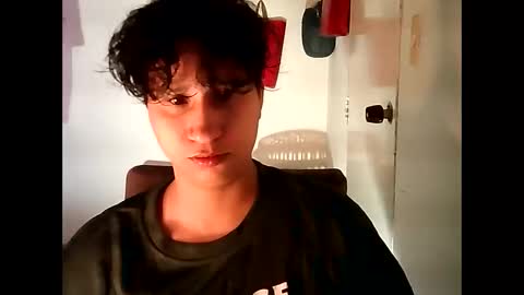 milan online show from November 20, 2025, 2:56 am