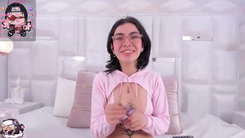 Moly  online show from November 6, 2025, 8:32 pm