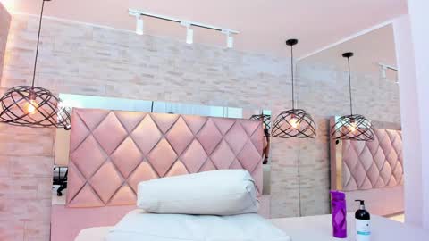 Snapshot of im_mou_ chatting on January 23, 2025, 7:51 pm im mou online show from January 23, 2025, 7:51 pm