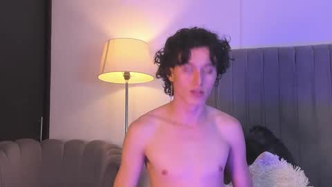 Perseo - Help me with 50 thumbs up online show from December 13, 2025, 8:47 pm