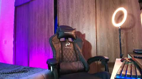 Snapshot of im_usuga chatting on March 28, 2026, 12:05 pm im_usuga online show from March 28, 2026, 12:05 pm