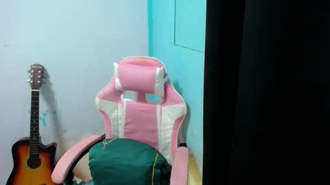 Snapshot of im_your_sexy_wifexxx chatting on October 28, 2025, 7:23 am Ms. M online show from October 28, 2025, 7:23 am