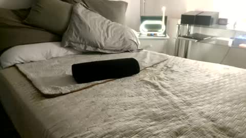 Im yourxtoy online show from February 15, 2026, 5:31 pm