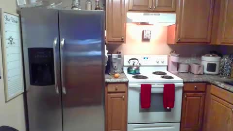 iman_love online show from February 5, 2025, 12:10 am