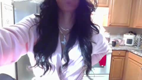 iman_love online show from February 5, 2025, 3:13 am