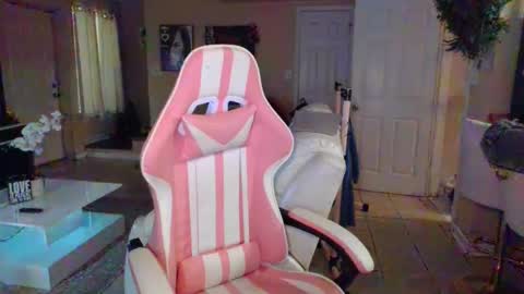 iman_love online show from September 23, 2025, 7:06 pm