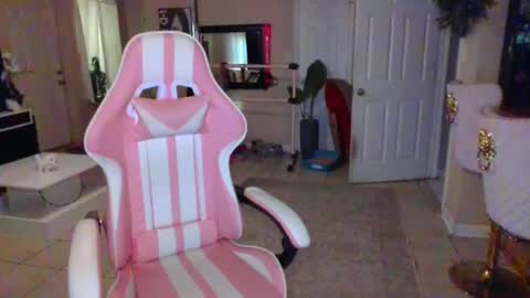 iman_love online show from October 23, 2025, 6:50 pm