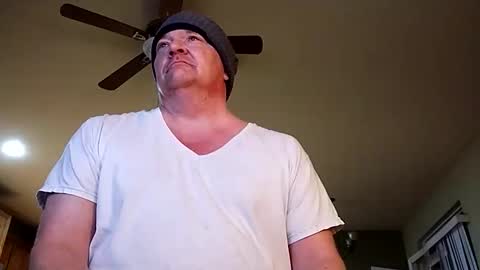 Iminyourroom online show from November 24, 2025, 5:51 am