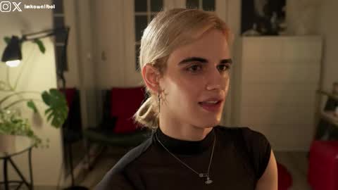 sasha hethey online show from December 4, 2025, 2:21 am