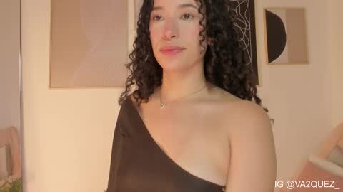 Sara online show from October 24, 2025, 1:13 am