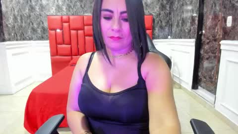 Karina online show from October 11, 2025, 1:20 pm