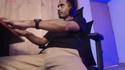Snapshot of imyourg0d chatting on April 18, 2026, 7:07 pm Daniel thumb up me please its important Im new INDEPENDENT MODEL online show from April 18, 2026, 7:07 pm