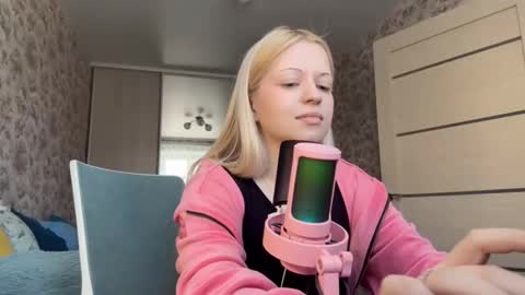 Lola online show from February 17, 2026, 11:07 am