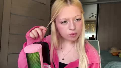 Lola online show from March 6, 2026, 10:23 am